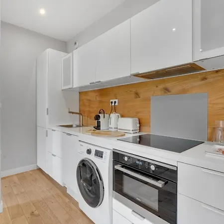 Bright 35M For 2 Near The Capitol טולוז