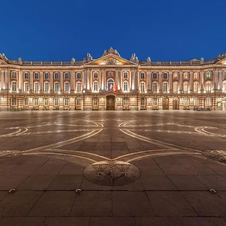 Bright 35M For 2 Near The Capitol Daire *